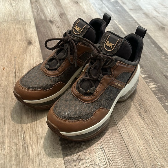 Michael Kors shoes - Picture 1 of 8